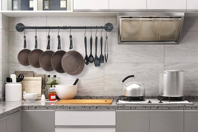 Kitchen & Dining